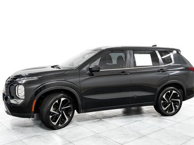 2023 Mitsubishi Outlander SE