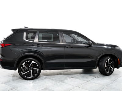 2023 Mitsubishi Outlander SE