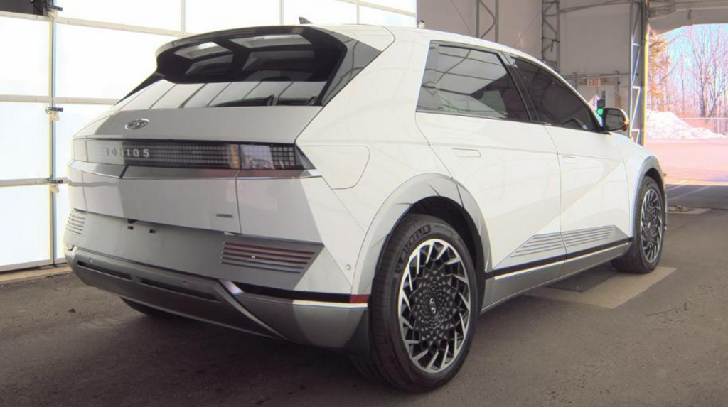 Used 2023 Hyundai IONIQ 5 Limited with VIN KM8KRDAF0PU225848 for sale in Bensenville, IL