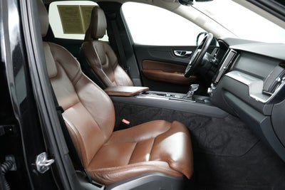 2019 Volvo XC60 T5 Momentum