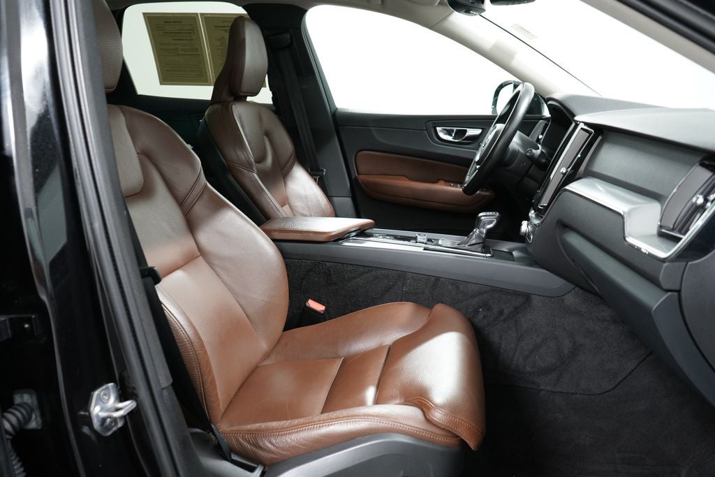 2019 Volvo XC60 T5 Momentum