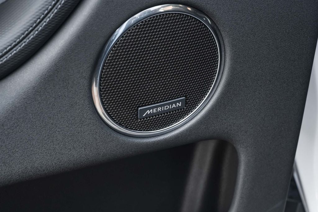 2025 Land Rover Discovery Sport SE