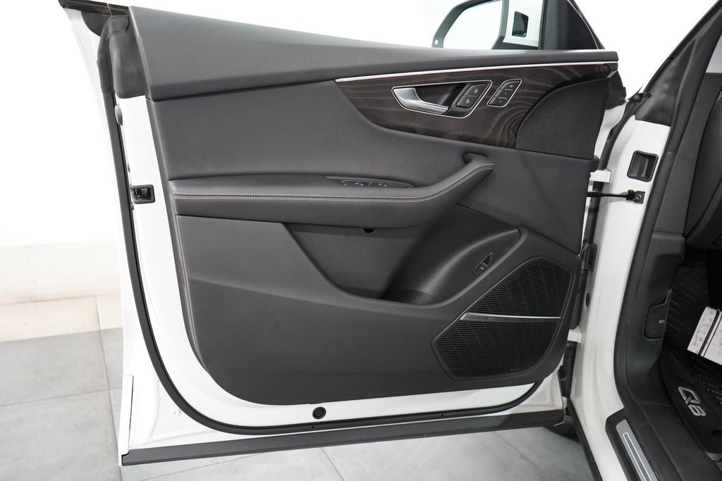 2023 Audi Q8 55 Premium Plus quattro