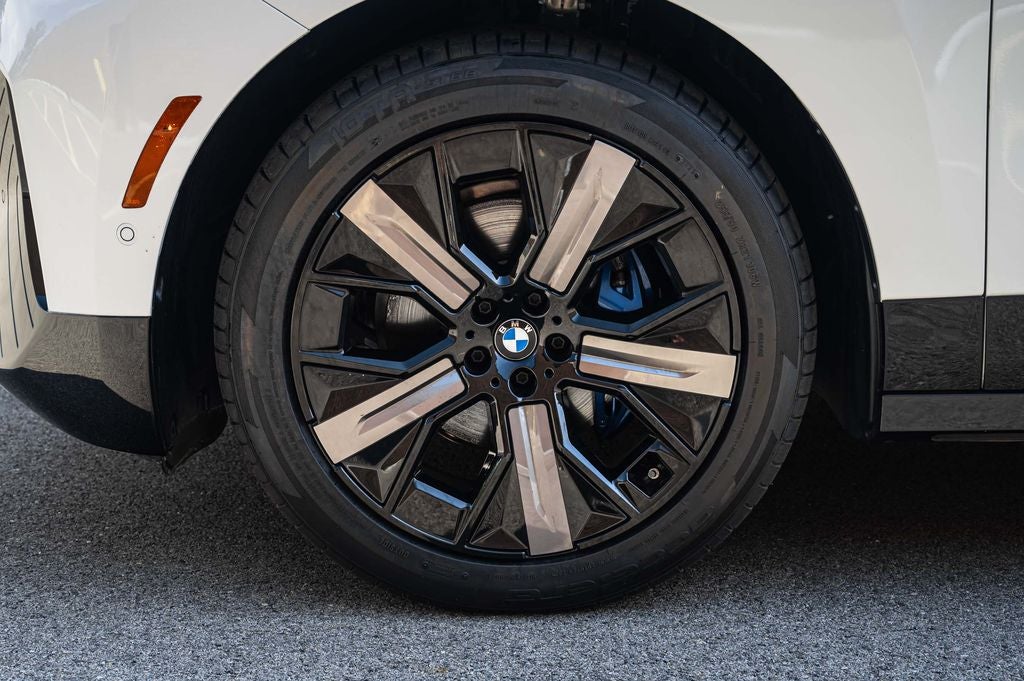 2025 BMW iX xDrive50
