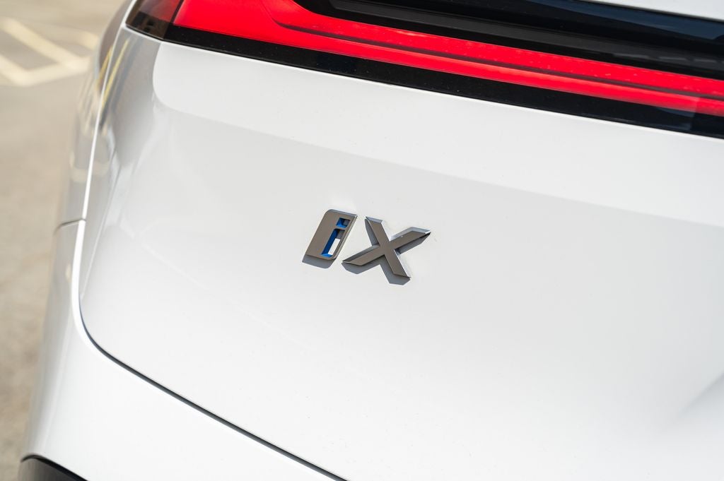 2025 BMW iX xDrive50
