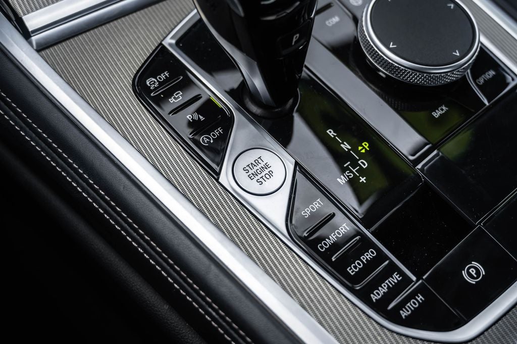 2025 BMW 8 Series 840i