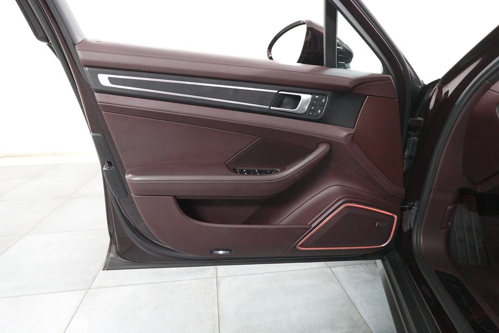 2023 Porsche Panamera 4 Platinum Edition