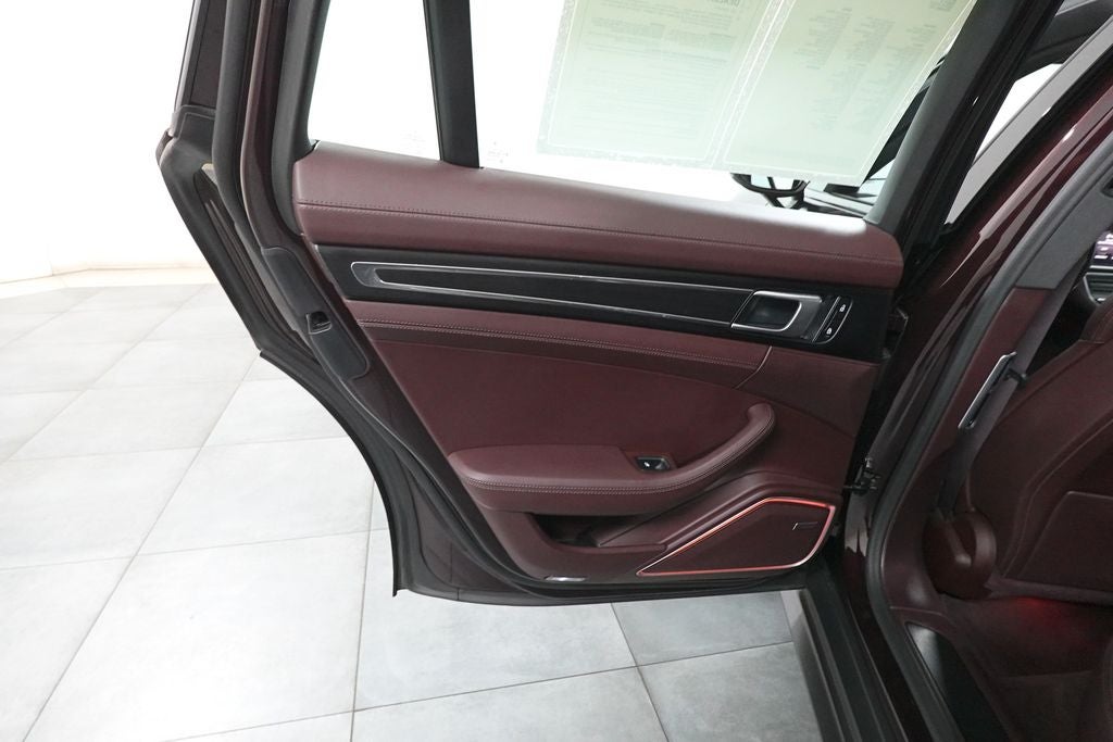 2023 Porsche Panamera 4 Platinum Edition