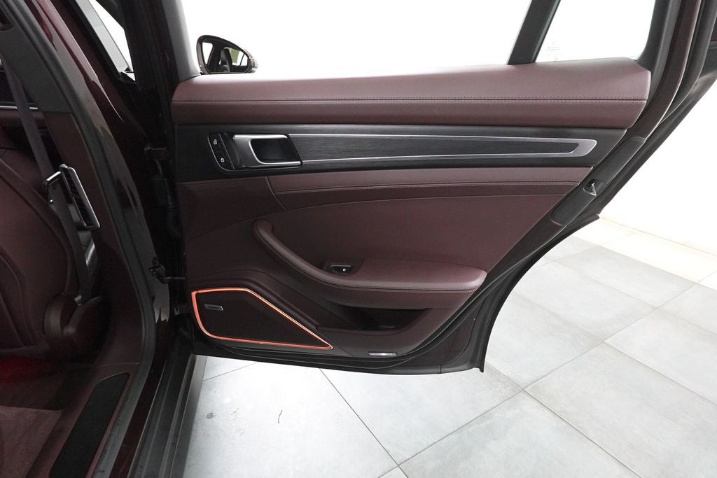 2023 Porsche Panamera 4 Platinum Edition