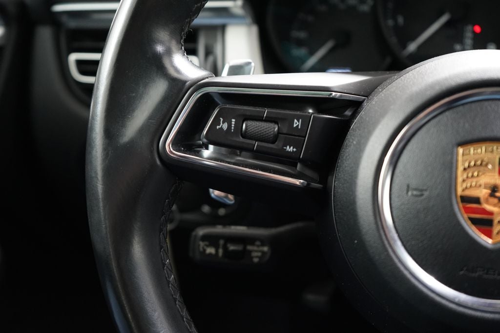 2023 Porsche Macan Base