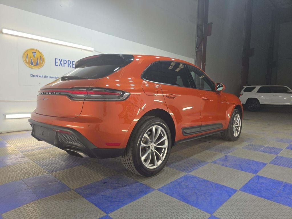 2023 Porsche Macan Base