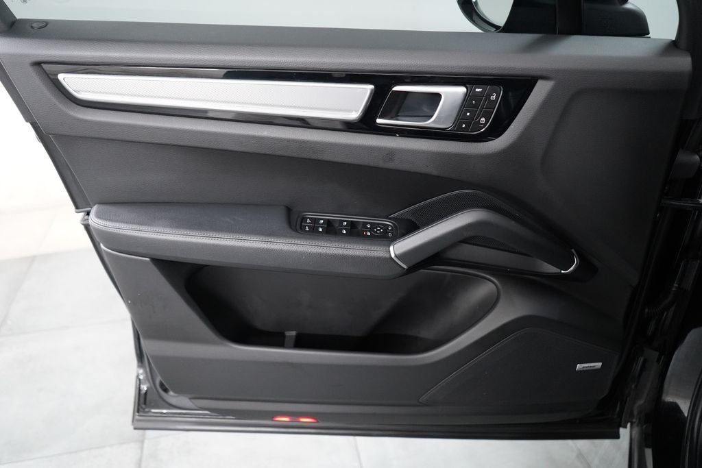 2023 Porsche Cayenne Platinum Edition