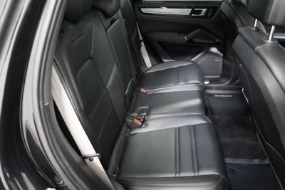 2023 Porsche Cayenne Platinum Edition