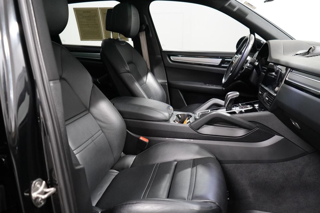 2023 Porsche Cayenne Platinum Edition