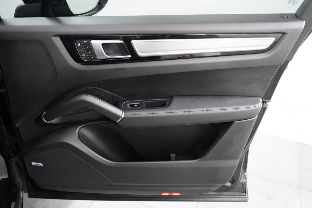 2023 Porsche Cayenne Platinum Edition