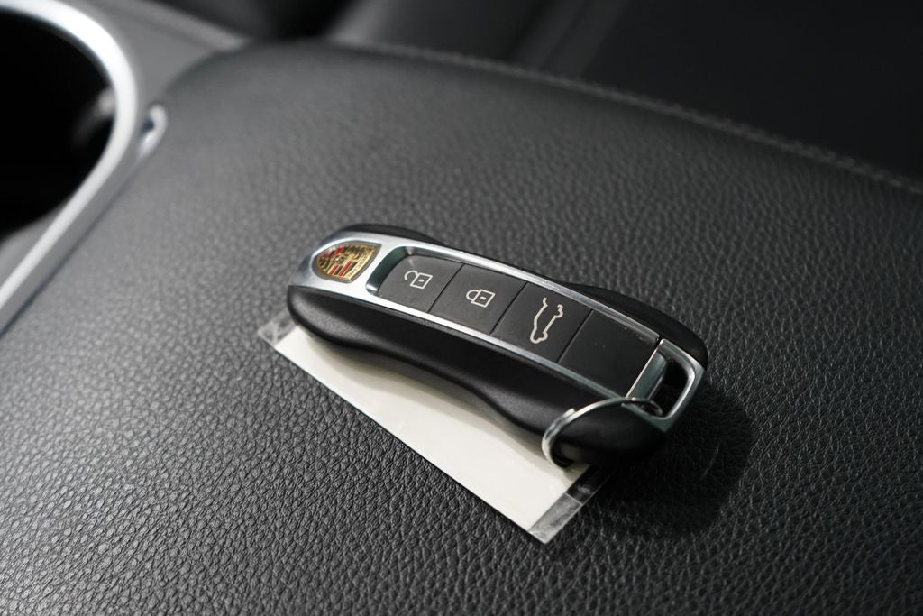 2023 Porsche Cayenne Platinum Edition