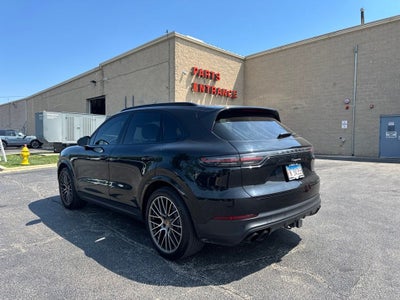 2023 Porsche Cayenne Platinum Edition
