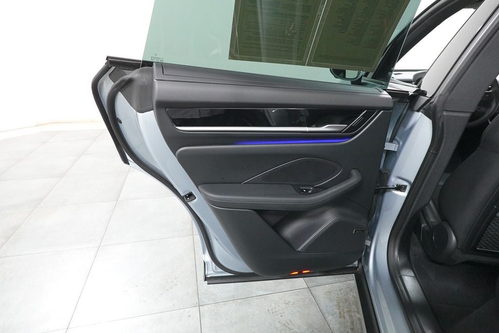 2025 Porsche Macan Electric 4