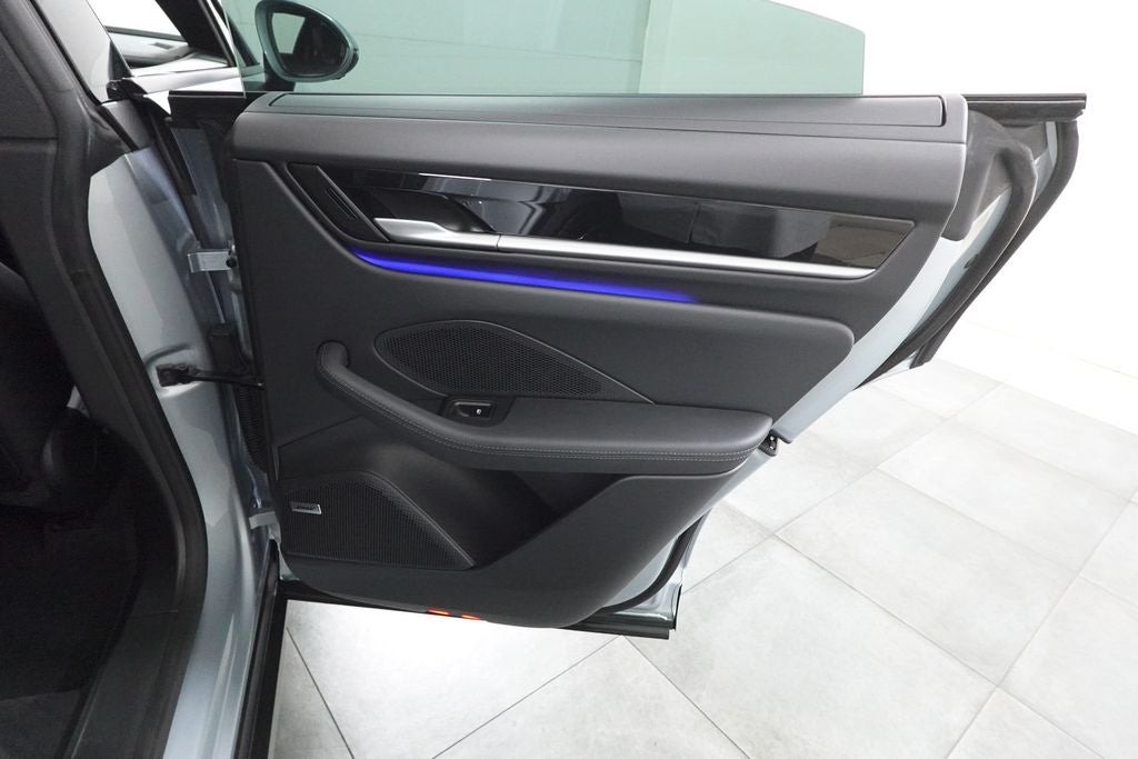 2025 Porsche Macan Electric 4