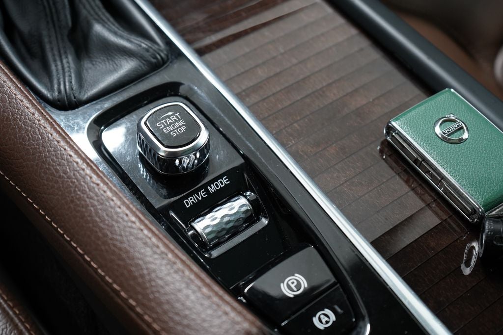 2019 Volvo XC90 T6 Momentum