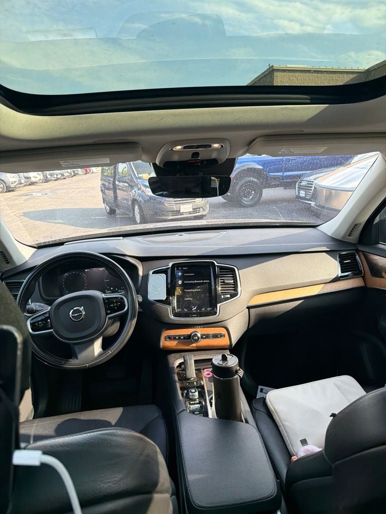 2021 Volvo XC90 Recharge Plug-In Hybrid T8 Inscription Expression 7 Passenger