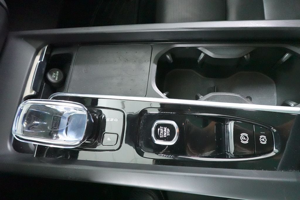 2022 Volvo XC60 Recharge Plug-In Hybrid T8 Inscription