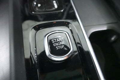 2022 Volvo XC60 Recharge Plug-In Hybrid T8 Inscription
