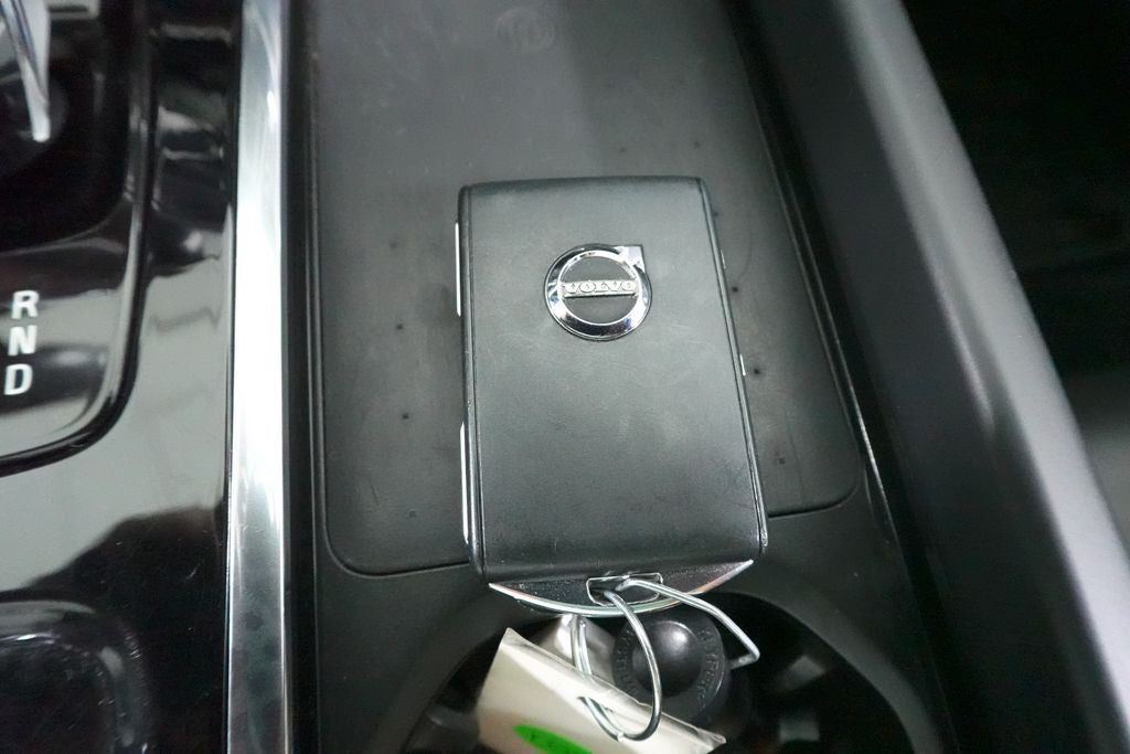 2022 Volvo XC60 Recharge Plug-In Hybrid T8 Inscription