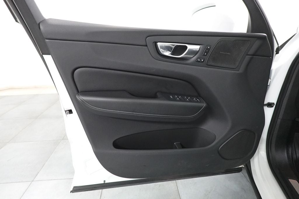 2022 Volvo XC60 Recharge Plug-In Hybrid T8 Inscription
