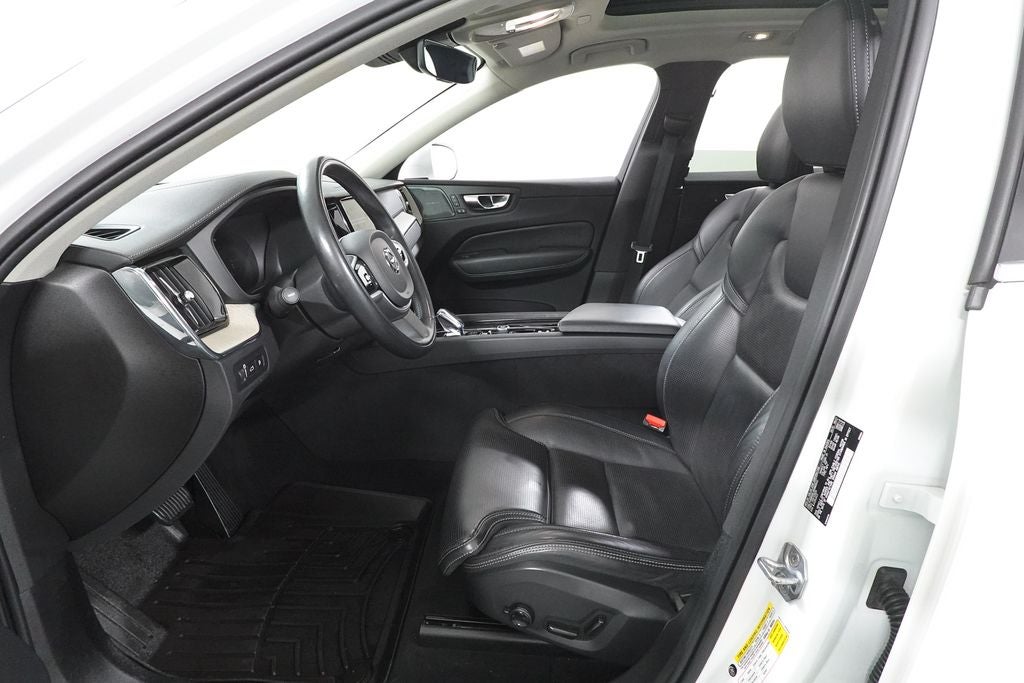 2022 Volvo XC60 Recharge Plug-In Hybrid T8 Inscription