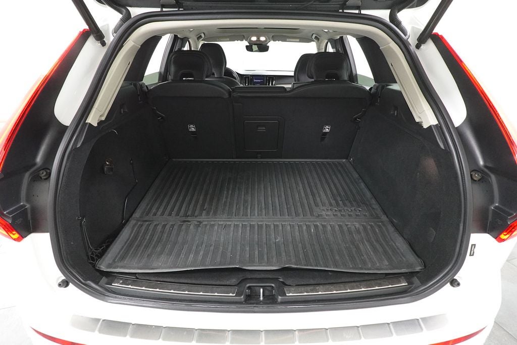 2022 Volvo XC60 Recharge Plug-In Hybrid T8 Inscription