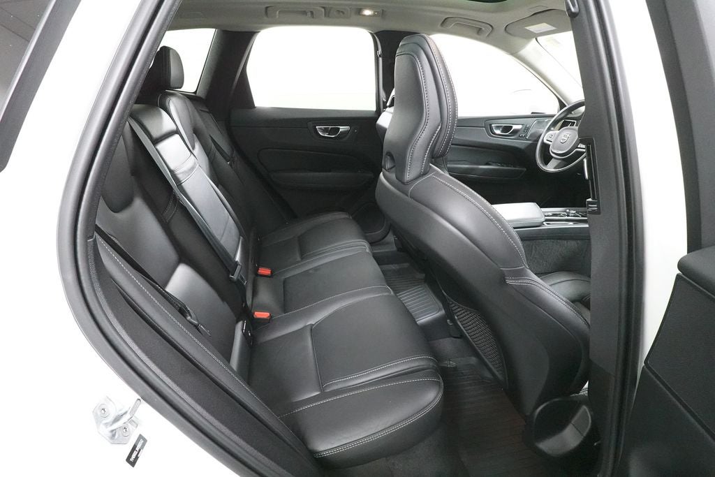 2022 Volvo XC60 Recharge Plug-In Hybrid T8 Inscription