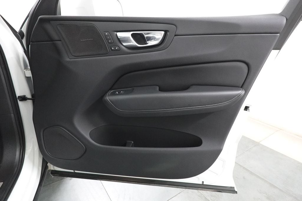 2022 Volvo XC60 Recharge Plug-In Hybrid T8 Inscription