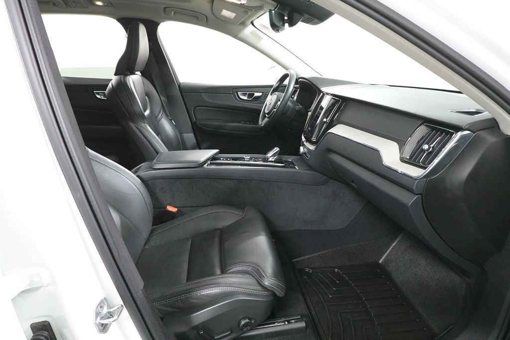 2022 Volvo XC60 Recharge Plug-In Hybrid T8 Inscription