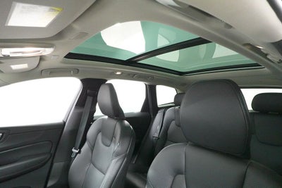 2023 Volvo XC60 Recharge Plug-In Hybrid T8 Plus Bright Theme