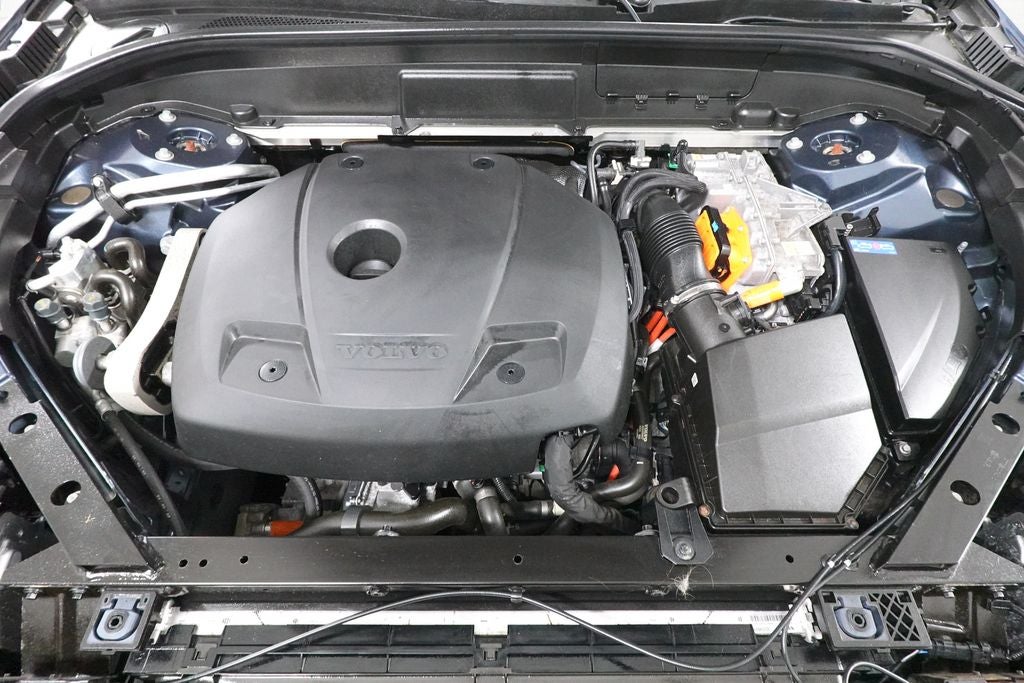 2023 Volvo XC60 Recharge Plug-In Hybrid T8 Plus Bright Theme