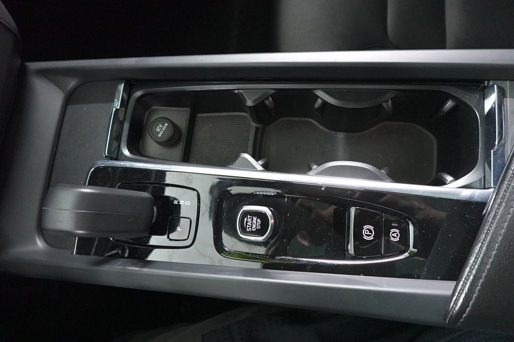 2023 Volvo XC60 B5 Core