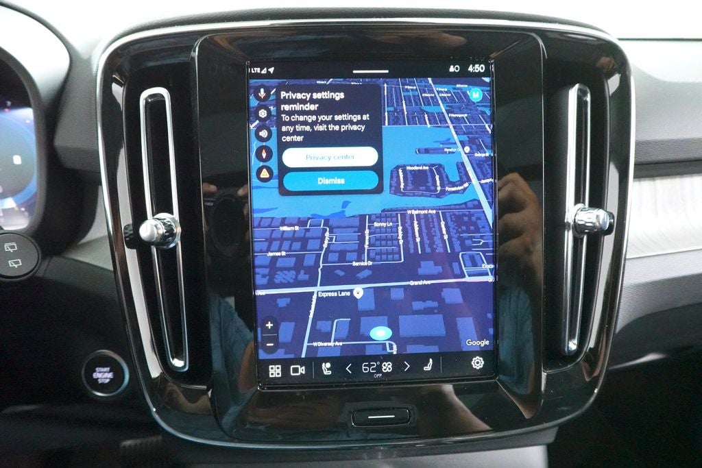 2025 Volvo XC40 B5 Core