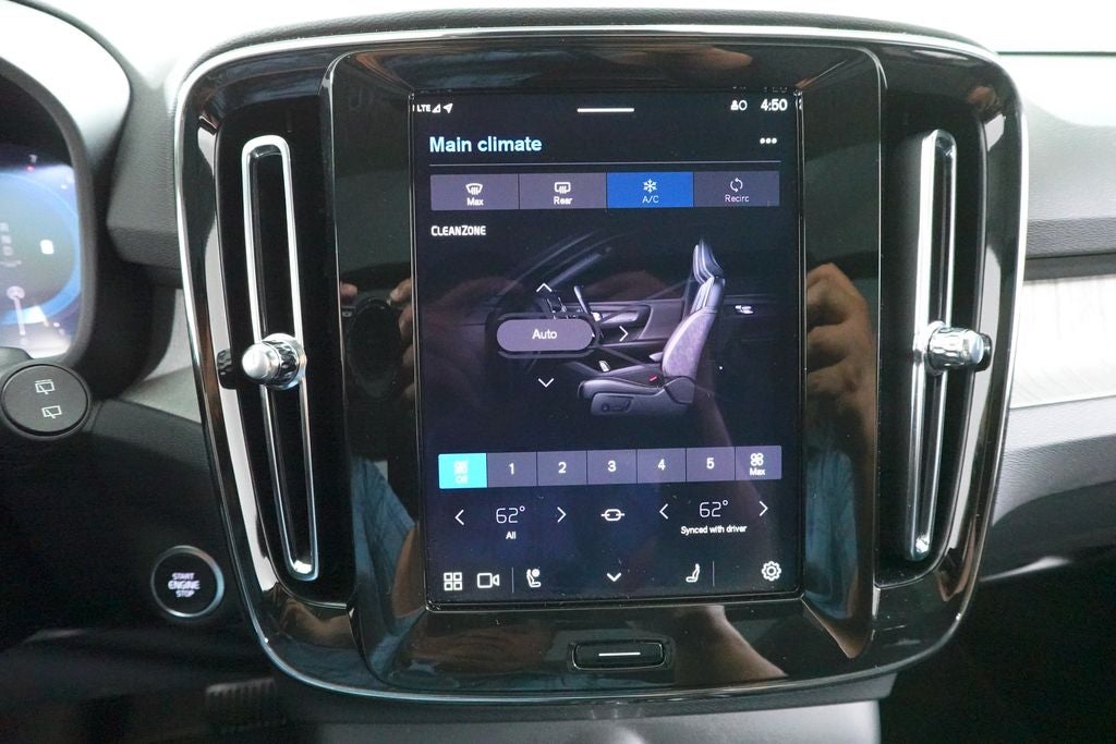 2025 Volvo XC40 B5 Core
