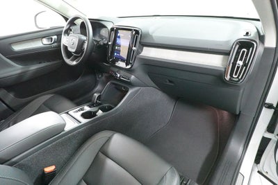 2025 Volvo XC40 B5 Core